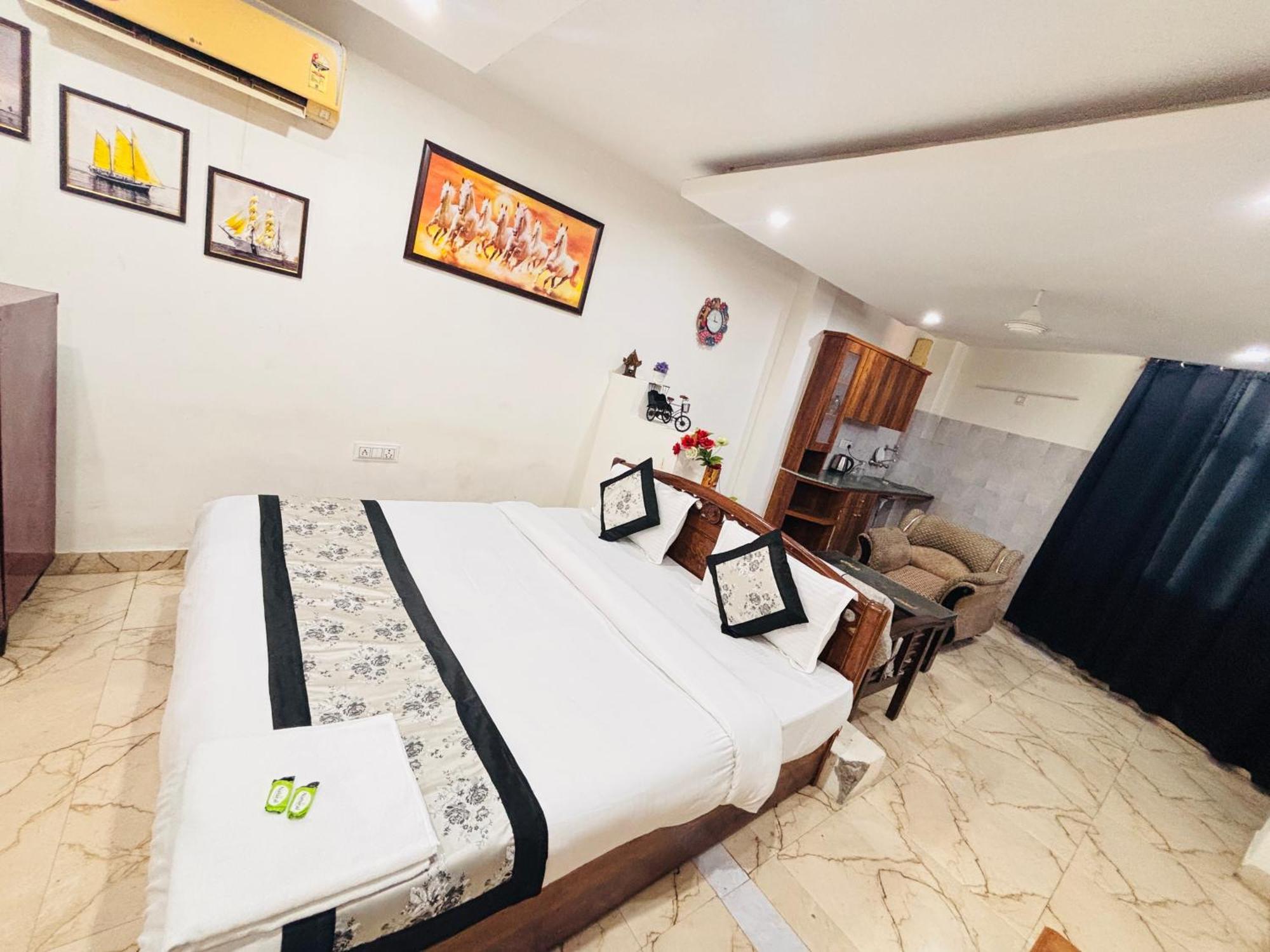 Hotel Hauz Khas - Near And New Delhi