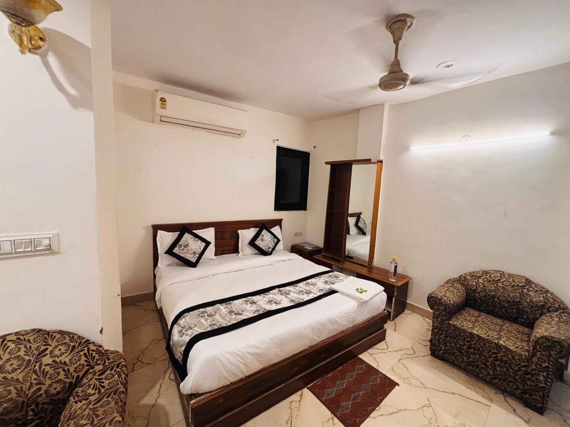 Hotel Hauz Khas - Near And New Delhi